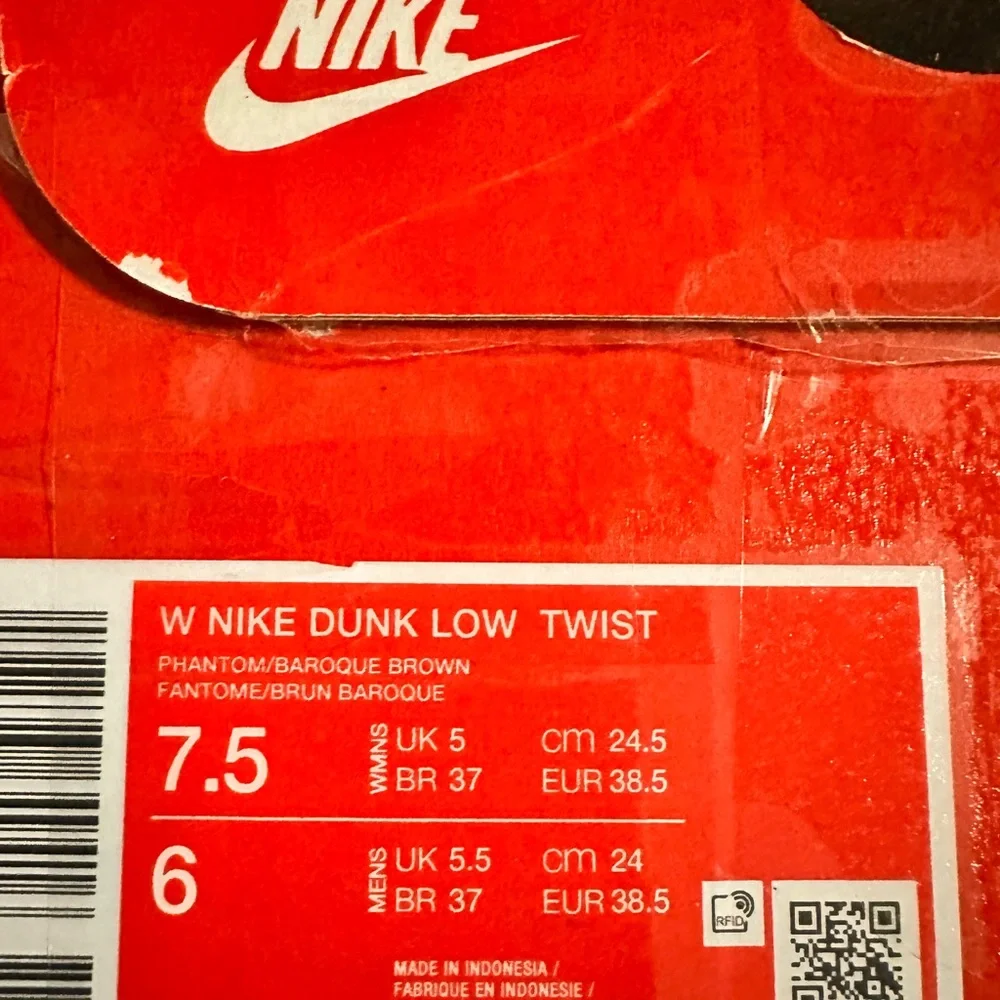 Nike Women's Sneakers in Brown and White - Picture 7 of 7